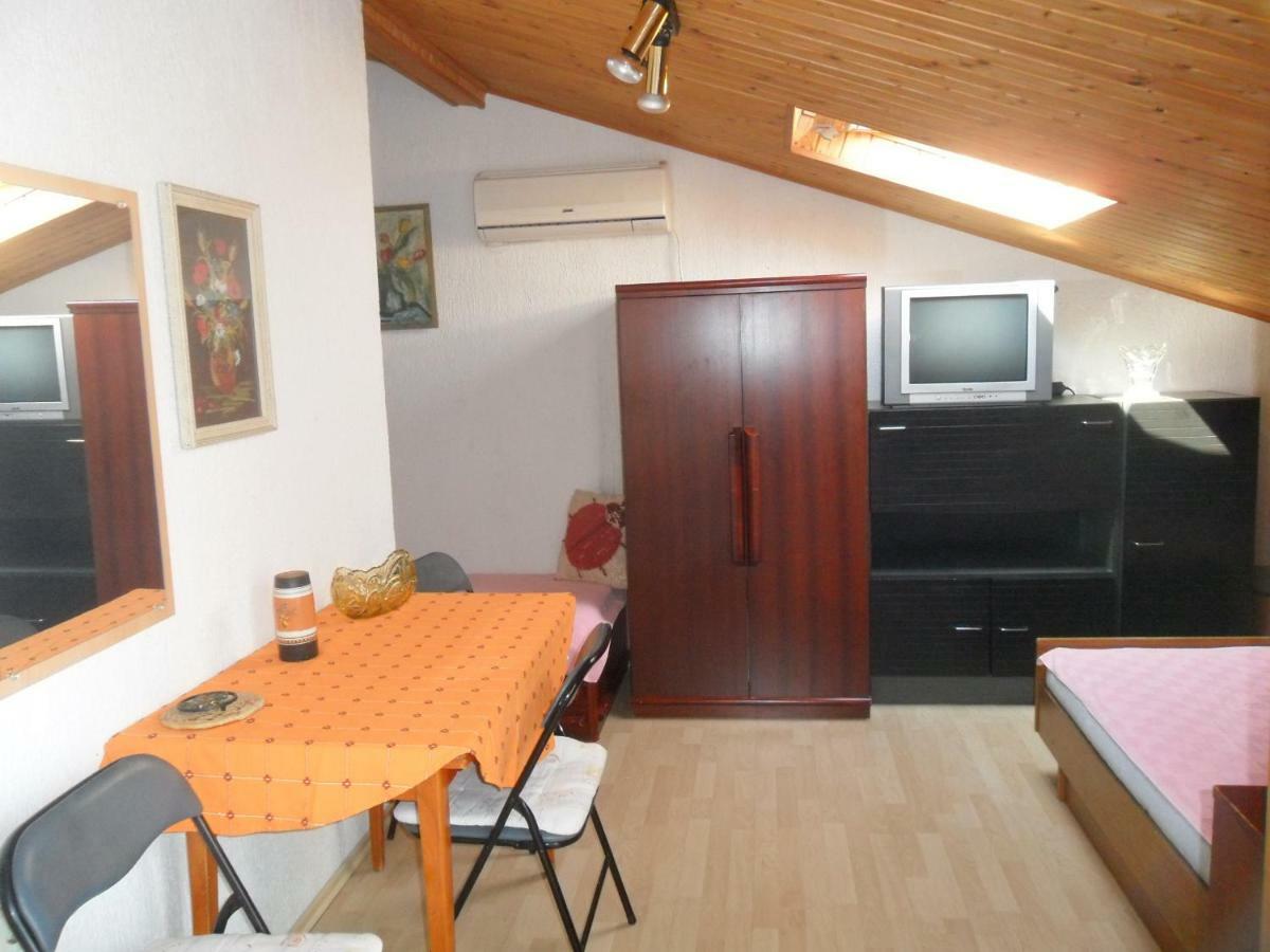 Apartments Simpa Njivice Dış mekan fotoğraf