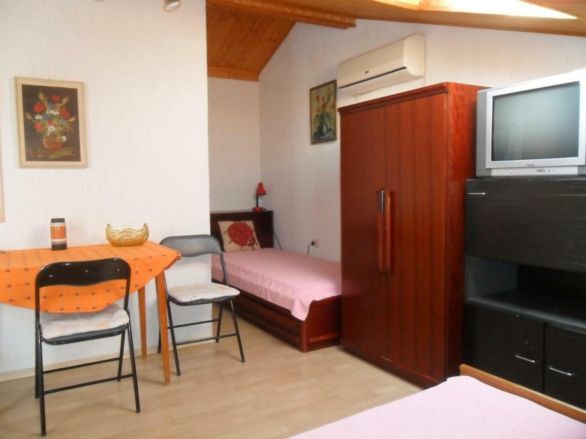 Apartments Simpa Njivice Dış mekan fotoğraf